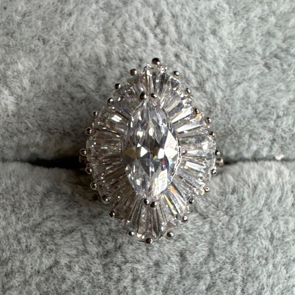 Unbranded Women's Silver and White Jewellery